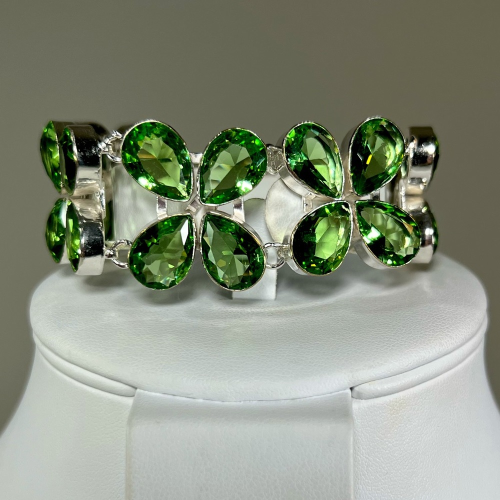 Peridot 925 🌸 Flower Design Large Bracelet